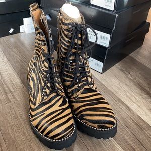 Aqua
Womens Jax Leather Ankle Fashion Boots